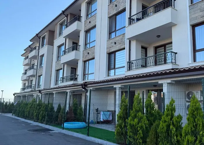 сарафово Family