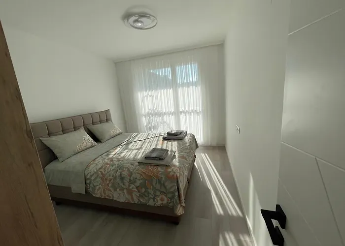 сарафово Family *