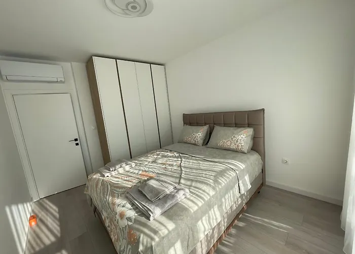 דירה сарафово Family *